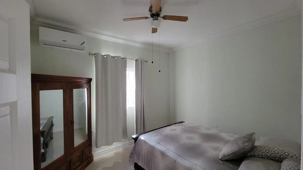Paradise Palms Estate Newmarket 0*,  Jamaika