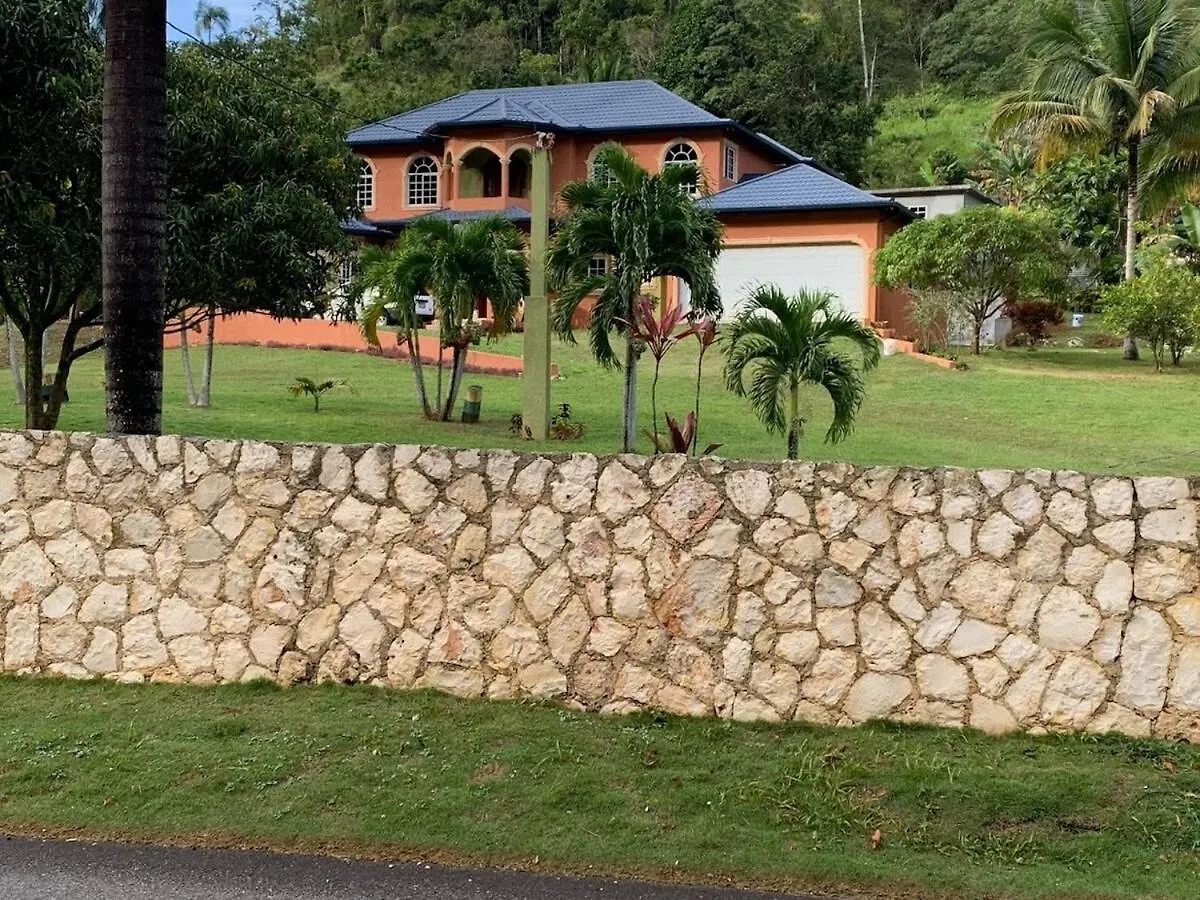Paradise Palms Estate Newmarket 0*,